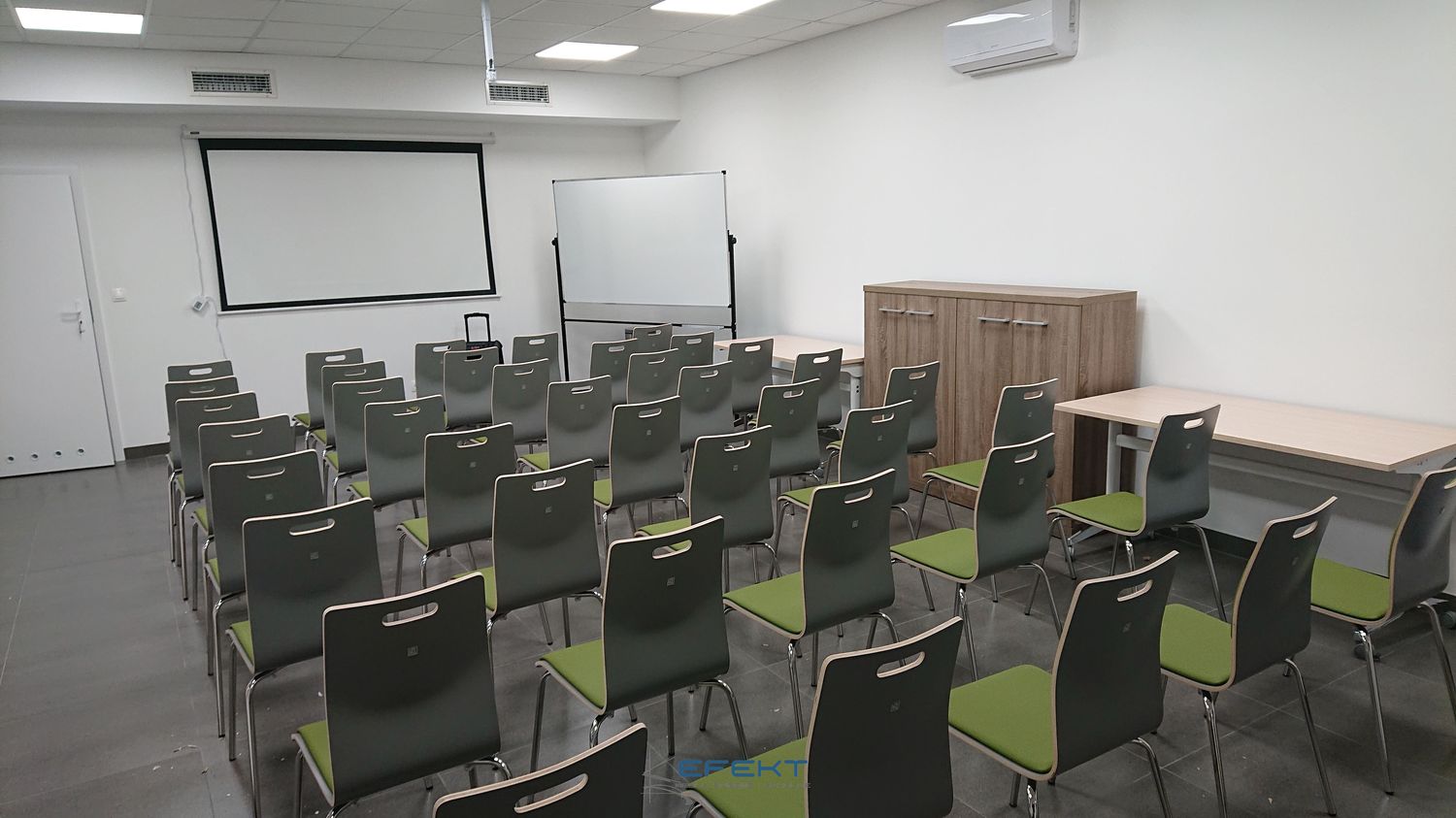 Krzesła konferencyjne -sala spotkań w Błotnicy